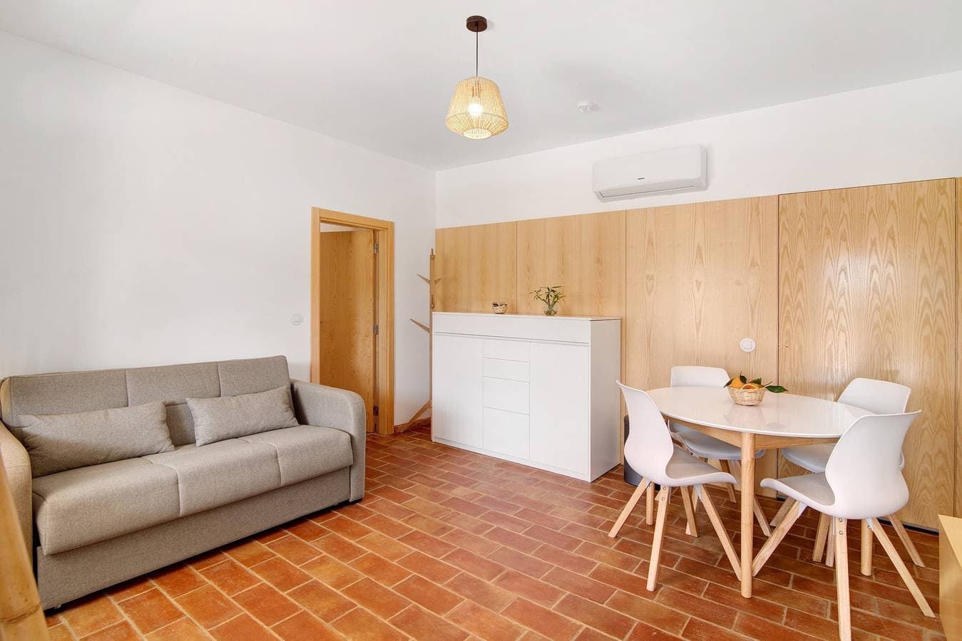Foto 6 von 32: Ferienwohnung 'Casa Do Livramento Adega' mit Gemeinschaftspool, WLAN und Klimaanlage