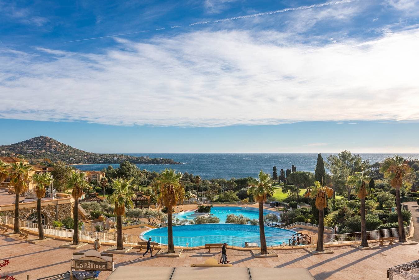 Foto 3 von 25: Appartement 'Cap Esterel St Raphaël' mit Meerblick, Gemeinschaftspool und privater Terrasse