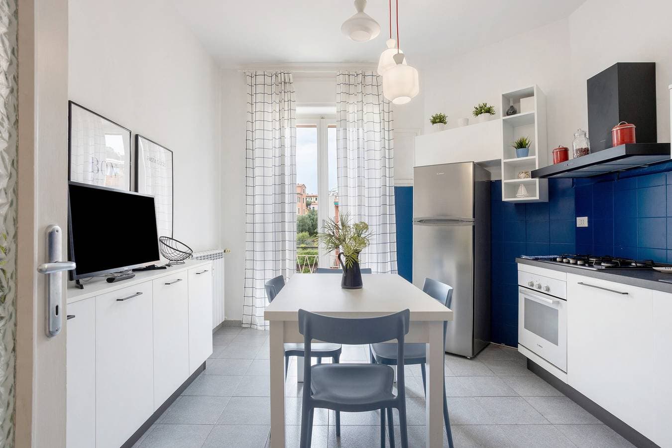 Foto 7 von 30: Wohnung 'Lerici - Casa Mì mit Aufzug', Balkon und WLAN