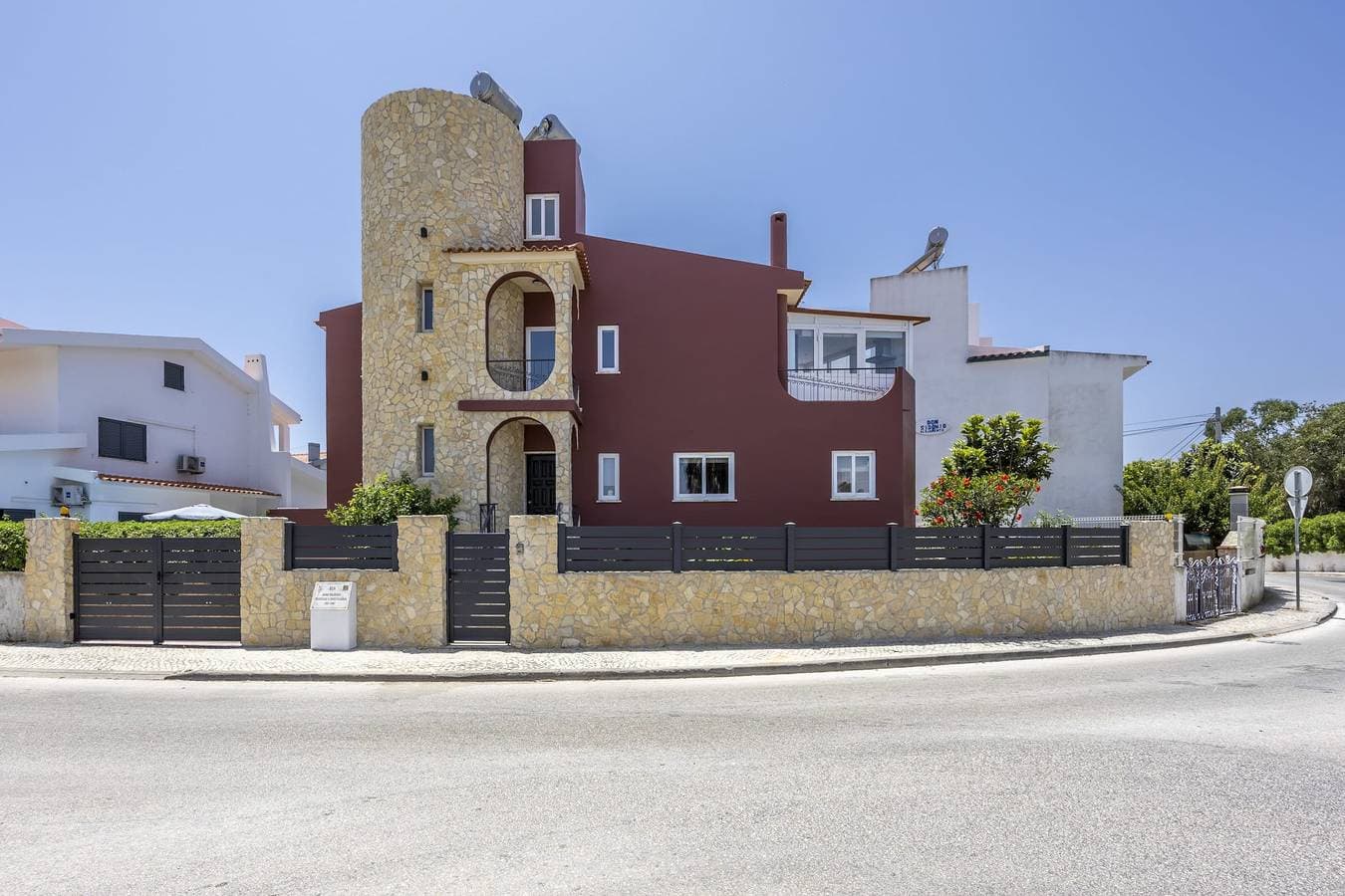 Foto 2 von 27: Casa da Torre