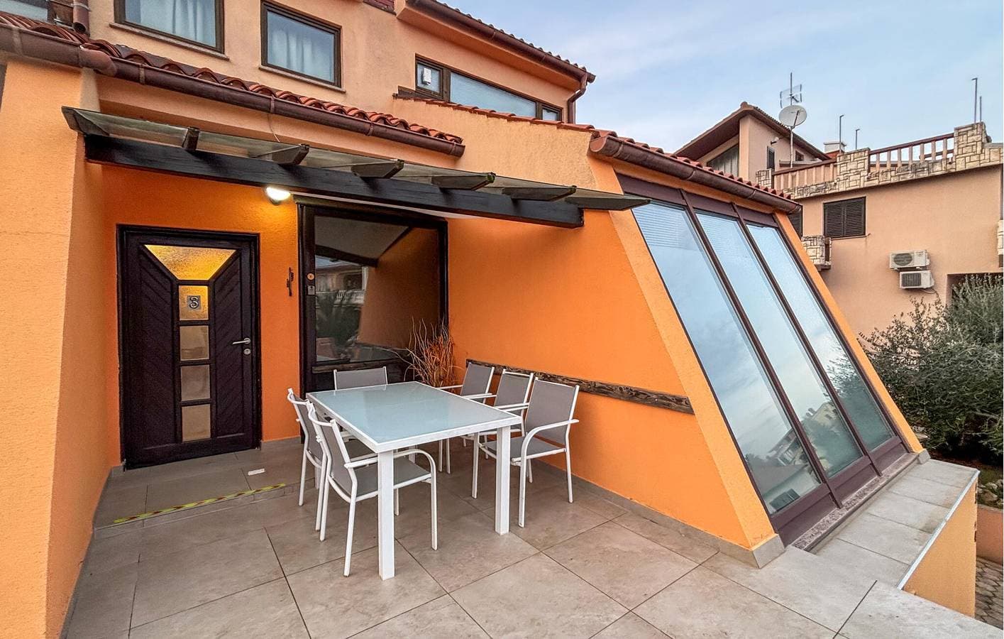 Foto 9 von 30: Gemütliche Ferienwohnung mit Terrasse, WLAN, Parkplatz und 1,5 km zum Strand