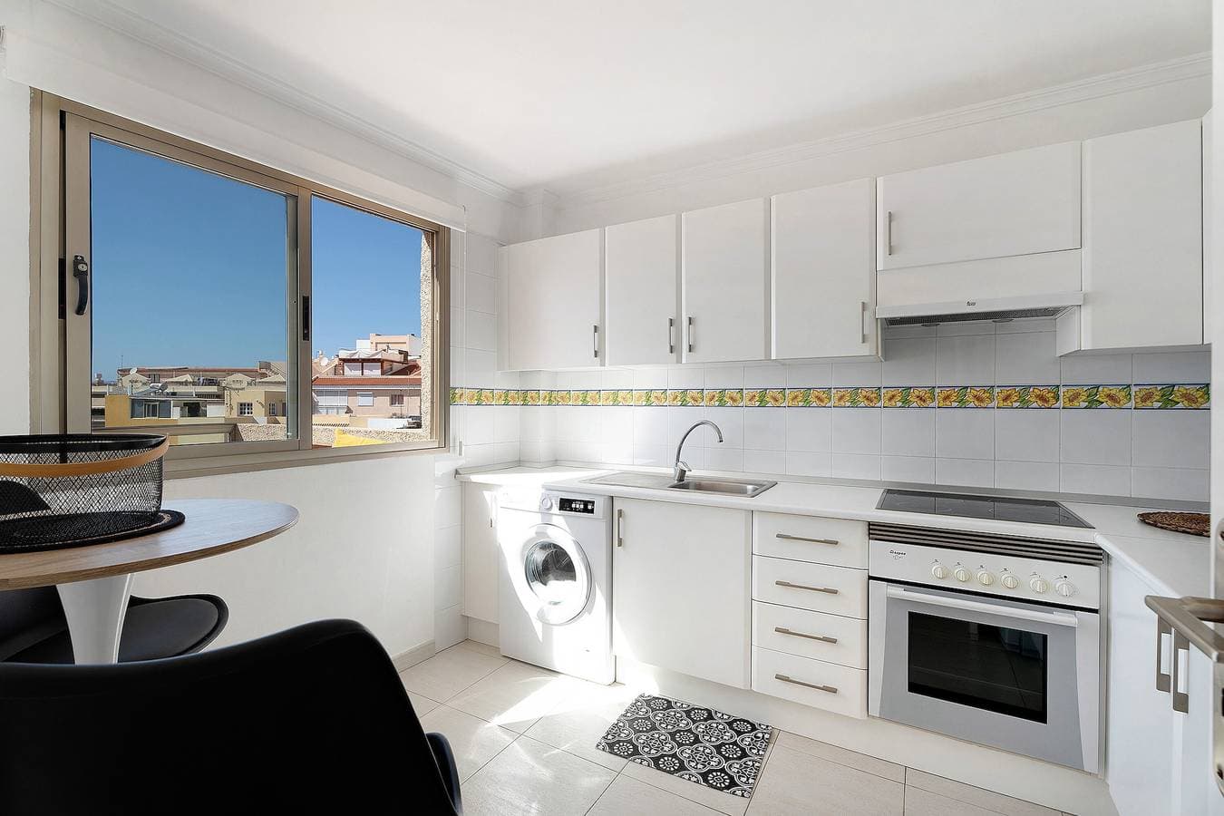 Foto 10 von 30: Ferienwohnung 'Ático Bellavista Alcalá' mit Privatterrasse und WLAN