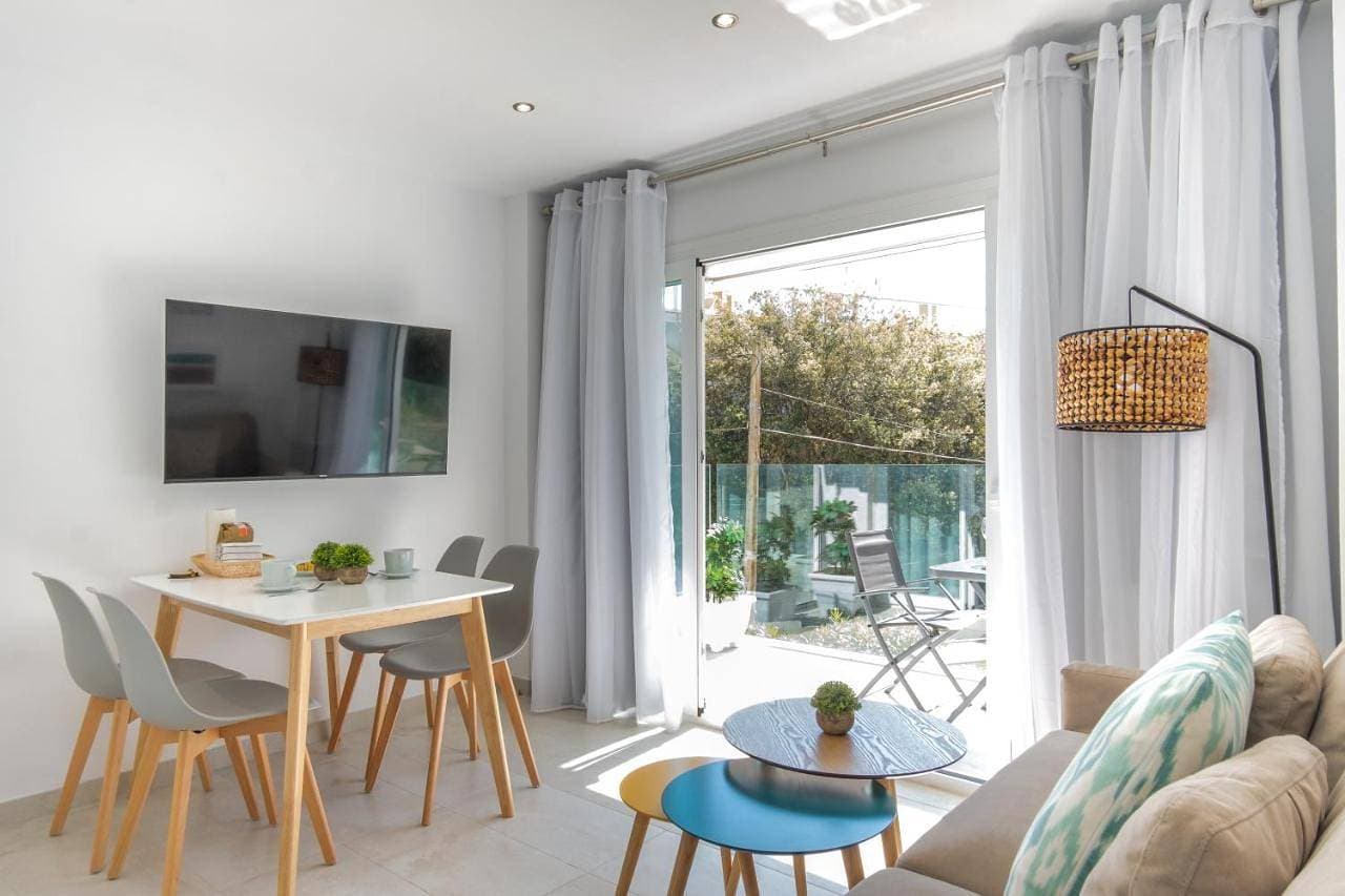 Sunny apartment 1B with balcony & pool in canyamel 1