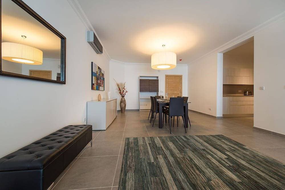 Foto 11 von 29: Seafront Luxury Apartment incl Pool