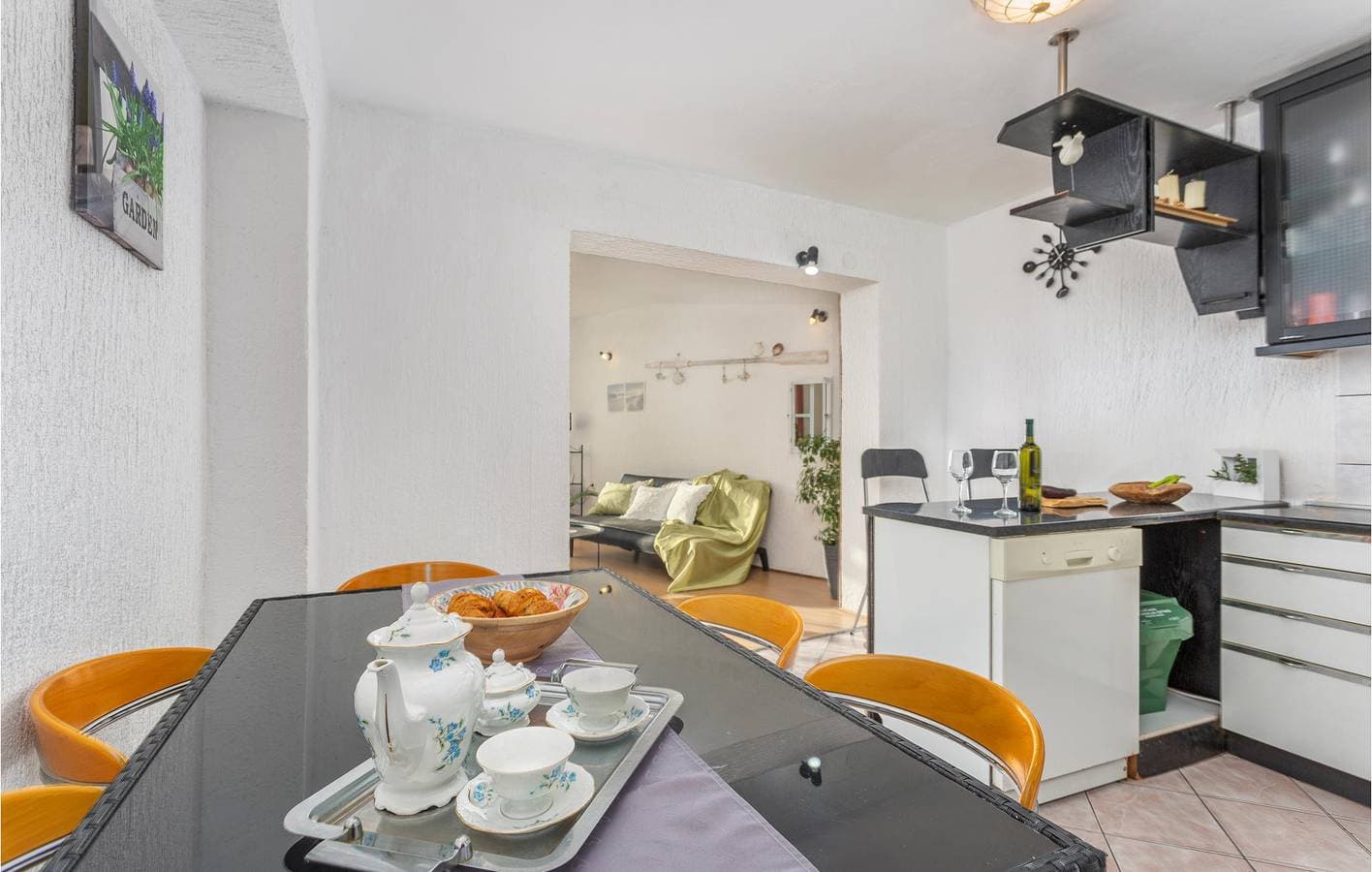 Foto 8 von 32: Gemütliche 1-Zimmer-Wohnung mit Terrasse, nur wenige Schritte vom ruhigen Strand entfernt