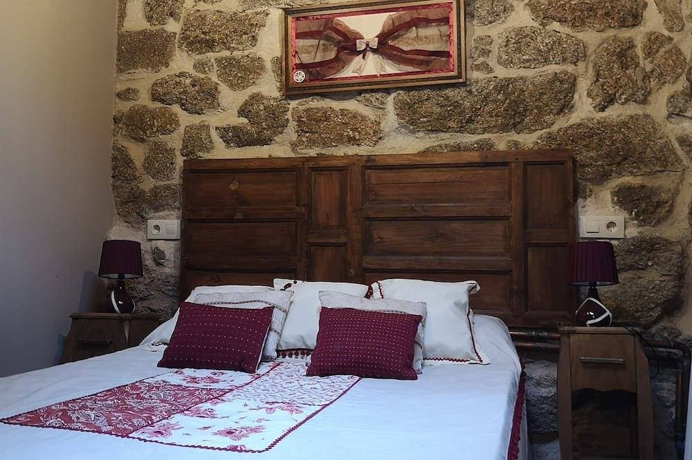Foto 2 von 30: Casas Rurales Paredes / La Fragua