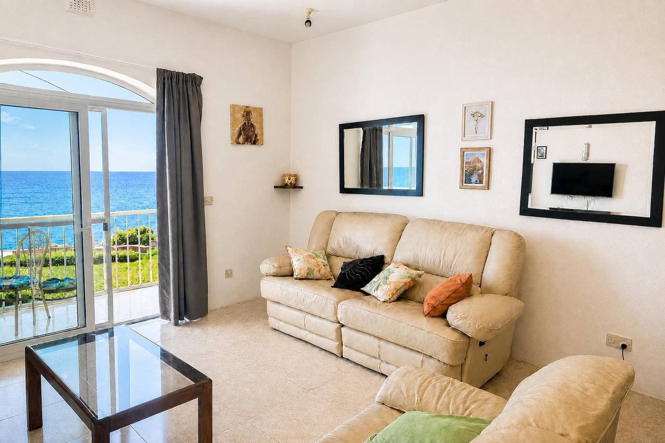Foto 2 von 29: Seafront apartment in Gozo, Marsalforn