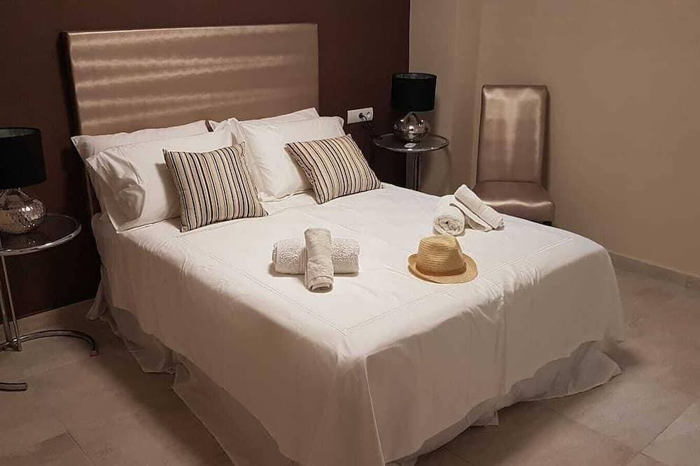Foto 4 von 30: Große, voll ausgestattete 2-Zimmer-Wohnung mit privatem Pool, in der Nähe von Marbella