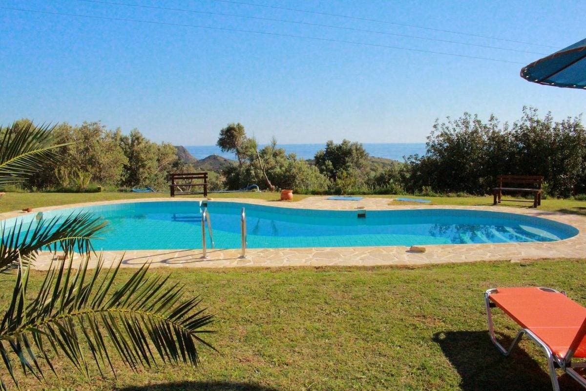 Foto 4 von 52: Ferienhaus mit Pool, großer Garten, idyllisch und ruhig, Wifi | Triopetra, Kreta