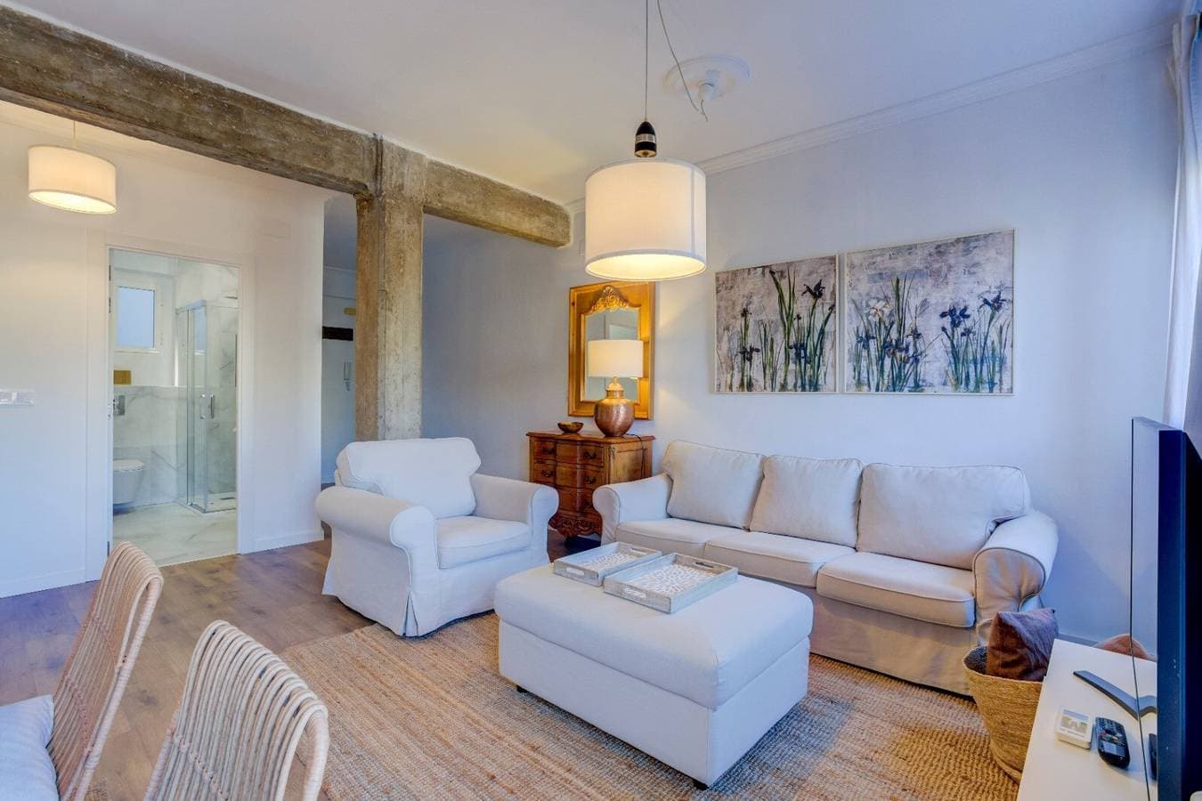 Foto 5 von 20: Apartamento Valencia-living mit Balkon, Klimaanlage und WLAN