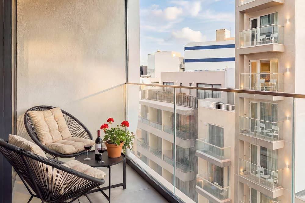 Mercury Suites Apartment with Pool Access 1