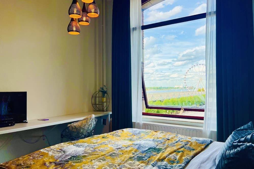 Riverview Studio in Historical Heart of Antwerp 1