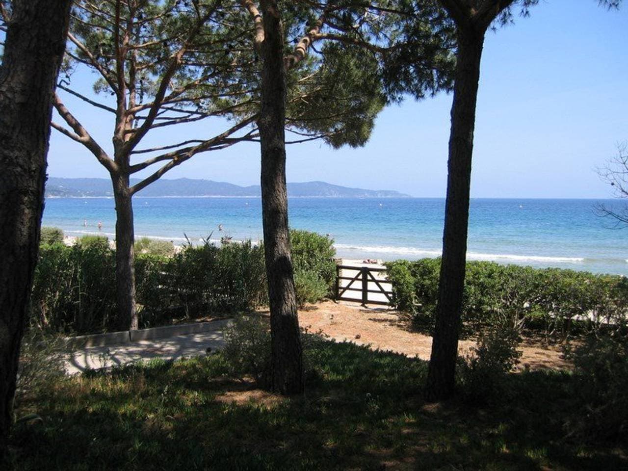 Klimatisierte Villa mit 2 Schlafzimmern, Meerblick und Parkplatz in Cavalaire-sur-Mer 1