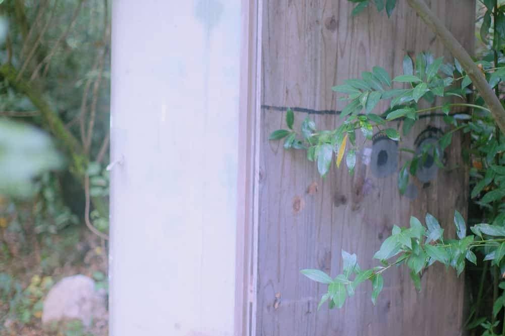 Foto 6 von 30: Terre libre 2, glamping. Hutt with garden and access to a river.
