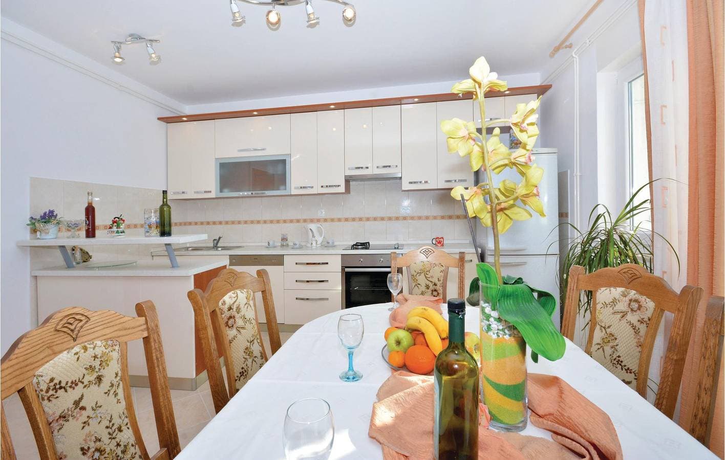 Foto 5 von 20: Gemütlich, nur 1 km vom Strand entfernt: Modernes Apartment mit Terrasse und voll ausgestatteter Küche