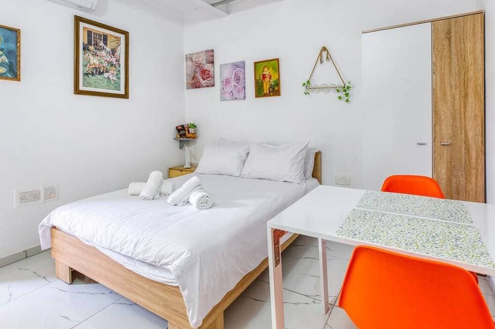 Foto 2 von 26: Modern Studio Apt with Private Terrace in Sliema
