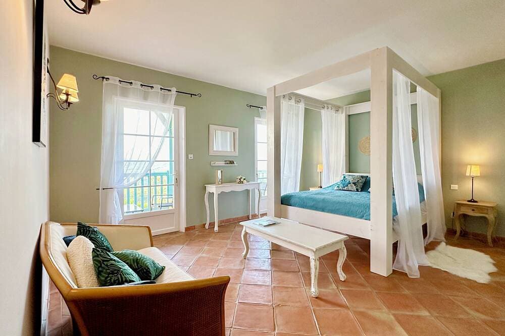 Foto 3 von 7: Maison Oléa - Chambre D'hôtes \"fleur de Lin\" Avec vue sur la Vallée de la Vézère