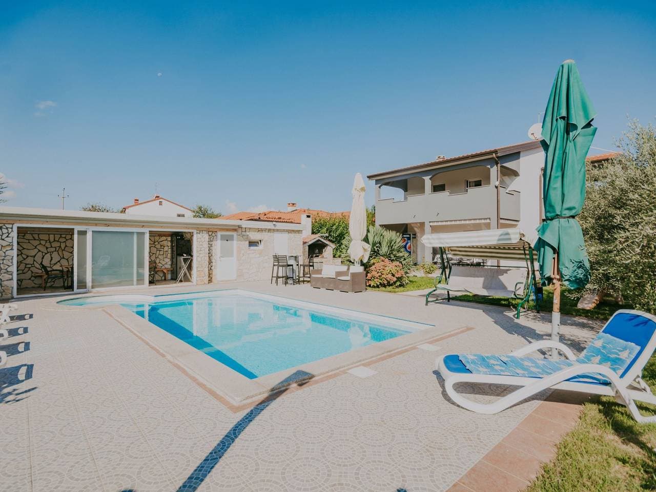Foto 5 von 35: Zweistöckiges Ferienhaus Villa Dany