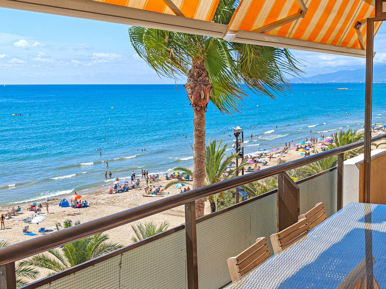 Foto 2 von 36: Geräumige Wohnung in Salou mit Parkplatz und Meerblickterrasse