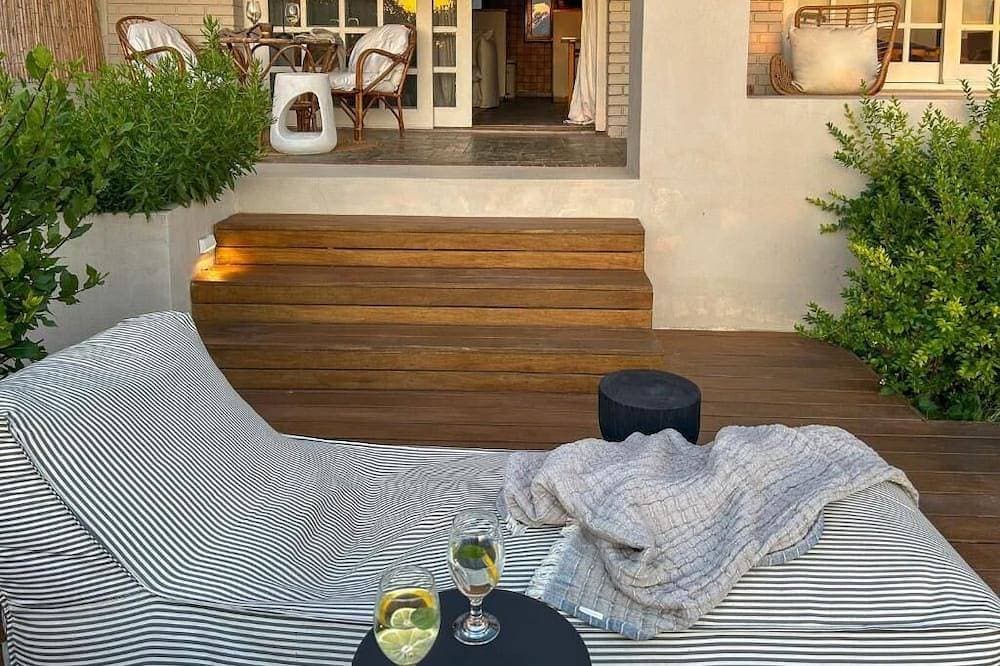 Foto 11 von 12: Luxus-Studio mit herrlichem Meerblick und Pool