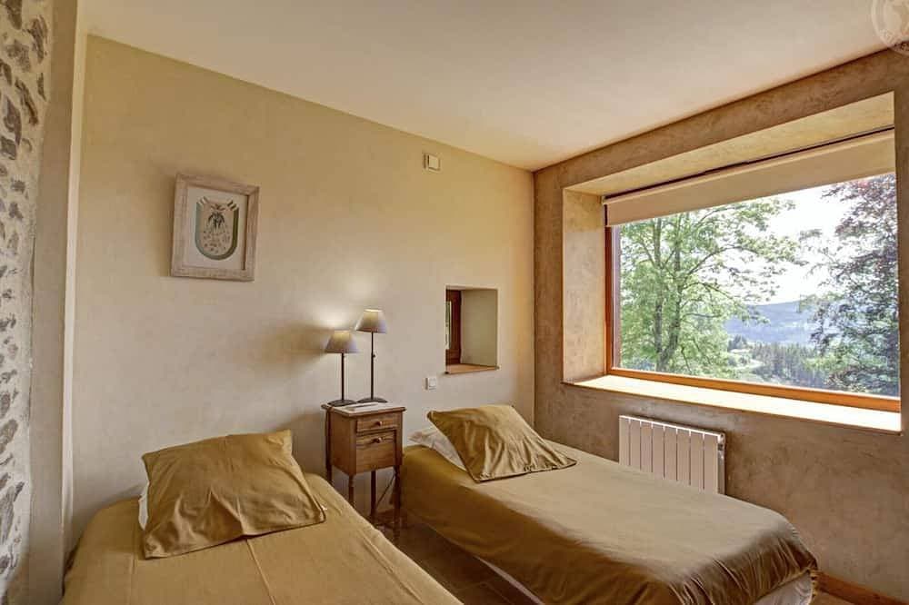 Foto 3 von 30: Gemütliches Ferienhaus mit herrlicher Aussicht bei Saint-Étienne