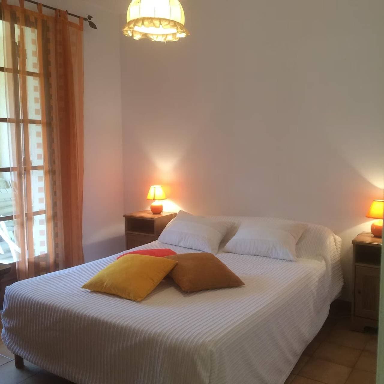 Foto 11 von 14: Ferienwohnung 'Coeur De Ville Avec Jardin Privatif' mit privater Terrasse, privatem Garten und WLAN