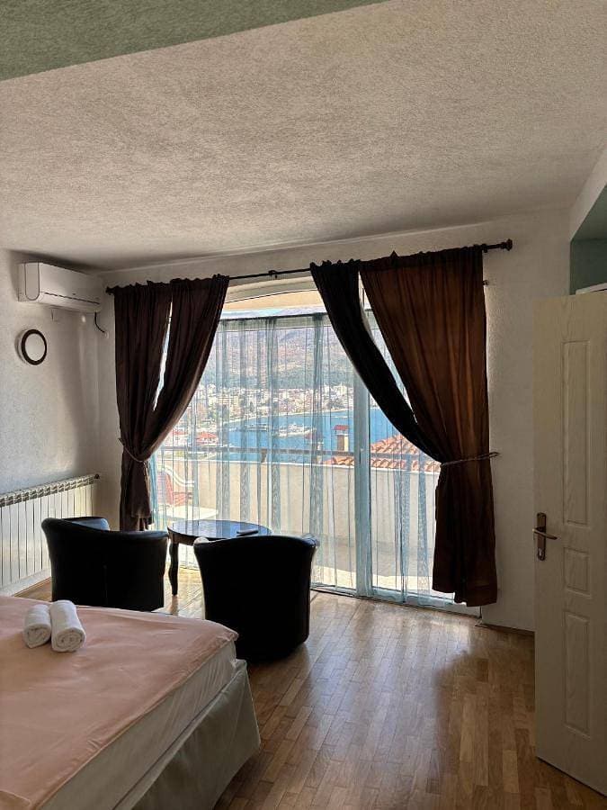 Foto 2 von 19: Deluxe Double Room with Balcony