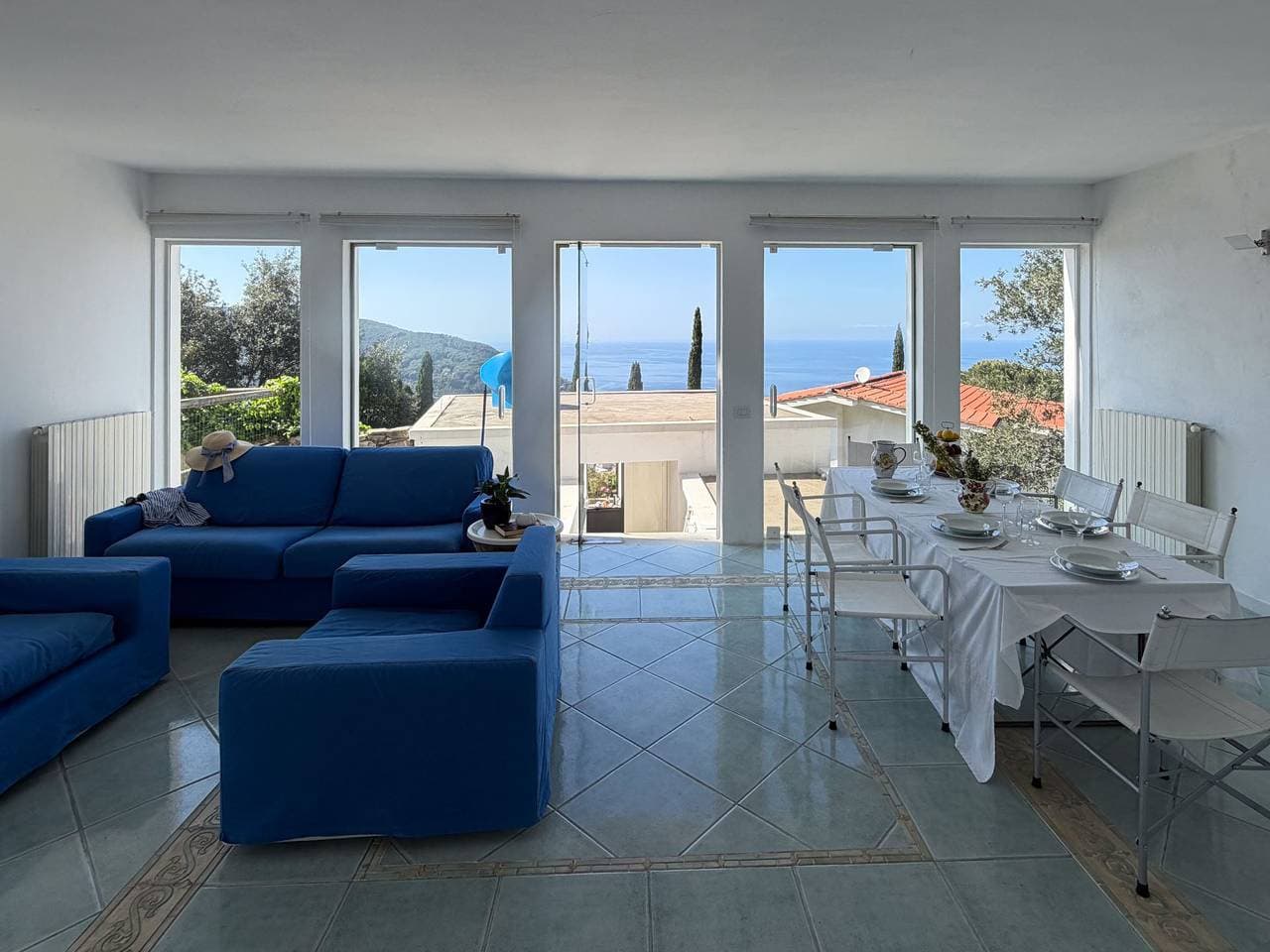 Foto 10 von 56: Villa für 6 Personen mit Garten