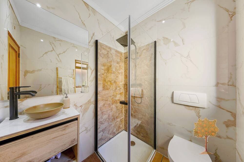 Foto 8 von 25: \"Orange Tree Villa Alvor - South - Facing Family Villa with Private Poll\"