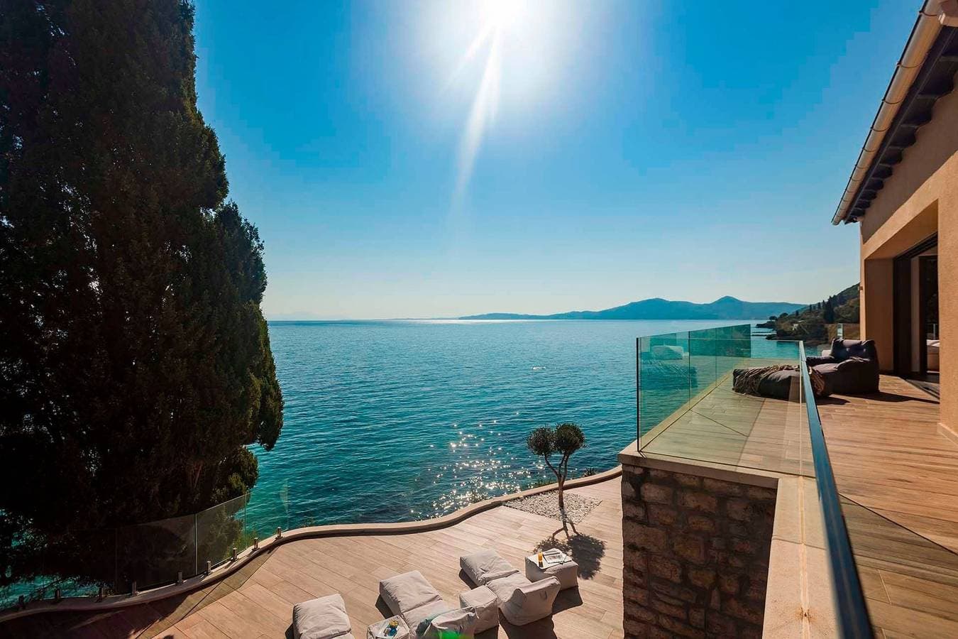 Foto 10 von 24: Stunning Seafront Corfu Residence | Villa Serene | Private Heated Pool