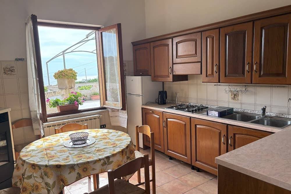 Foto 5 von 12: Bosa Bouganville Apartment with Sea View