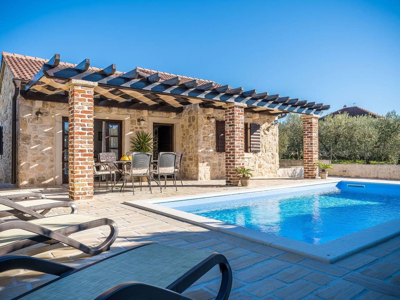 Foto 13 von 40: Ferienhaus in Sukošan am Meer