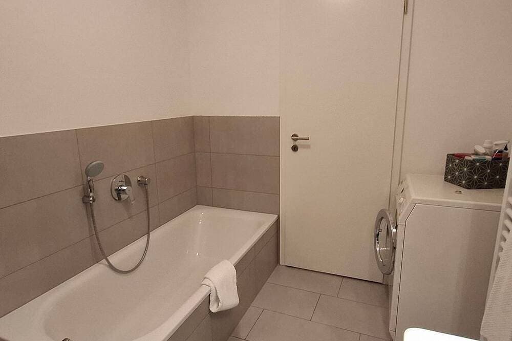 Foto 6 von 16: Penthousewohnung am Park - Appartement/Fewo, Dusche oder Bad, Wc, 2 Schlafräu
