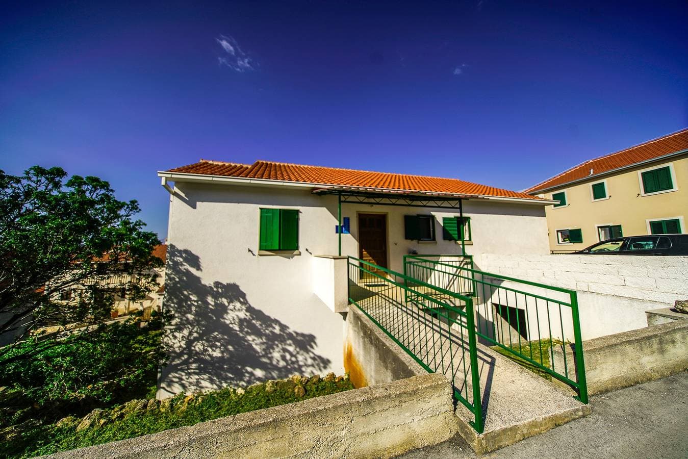 Foto 2 von 10: 3-Zimmer-Ferienwohnung mit Terrasse und Meerblick Postira, Brac A-18472-a