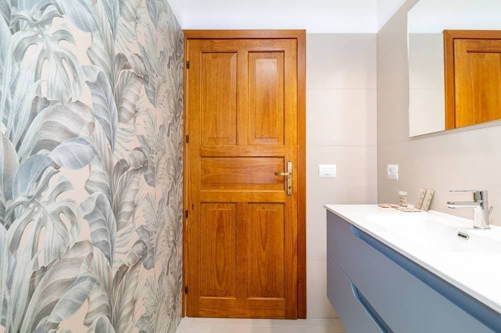 Foto 11 von 27: Das Casa Sarchitteddu liegt in der Gegend von S'architteddu, nur wenige Schritte von den Stränden von S'Anea Scoada und Putzu Idu entfernt und heißt Sie während Ihres Urlaubs willkommen. Das Haus besteht aus einer Eingangshalle mit Wohnzimmer mit Fern