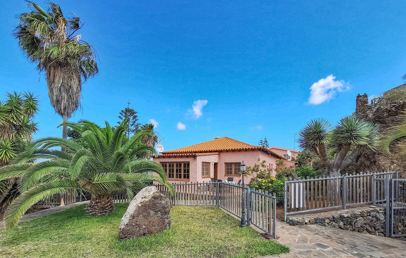 Rückzugsort am Meer mit Pool und Terrasse, 2 km von Playa del Fraile entfernt 1