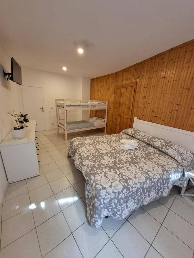 Foto 4 von 16: Two-Bedroom Family Apartment