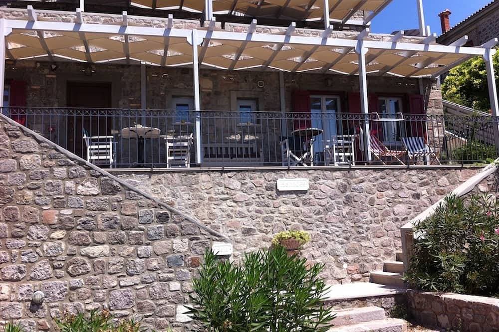 Foto 6 von 10: One bedroom apartment with sea view in Molyvos