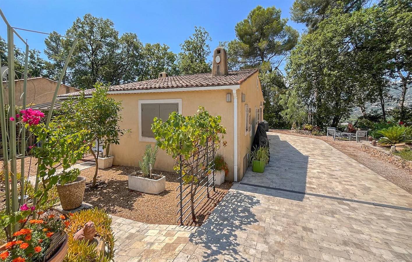Foto 5 von 33: Riverside Retreat mit Pool und Terrasse - La Bocca