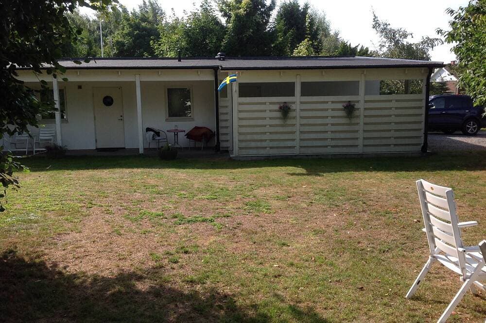 Foto 6 von 12: Gästehaus auf dem Grundstück des Eigentümers gebaut. In der Nähe von Strand, Geschäft und Golfplatz.