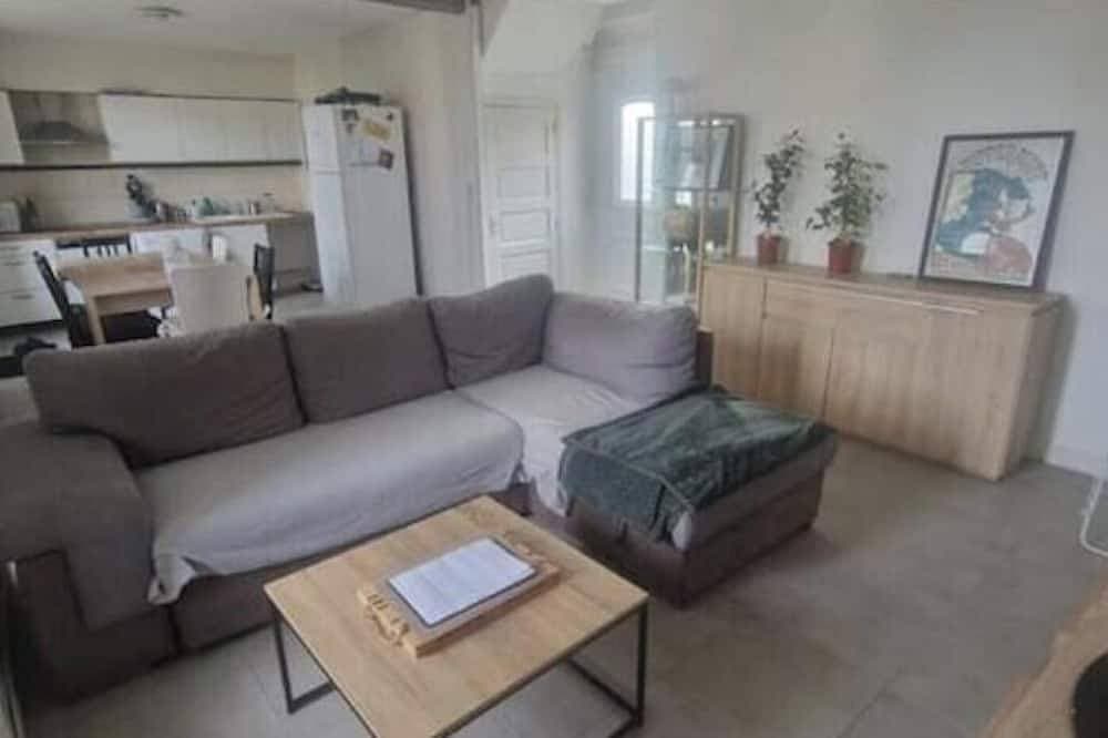 Renovated stone house in Réalmont - Charm and calm in the heart of Tarn 1