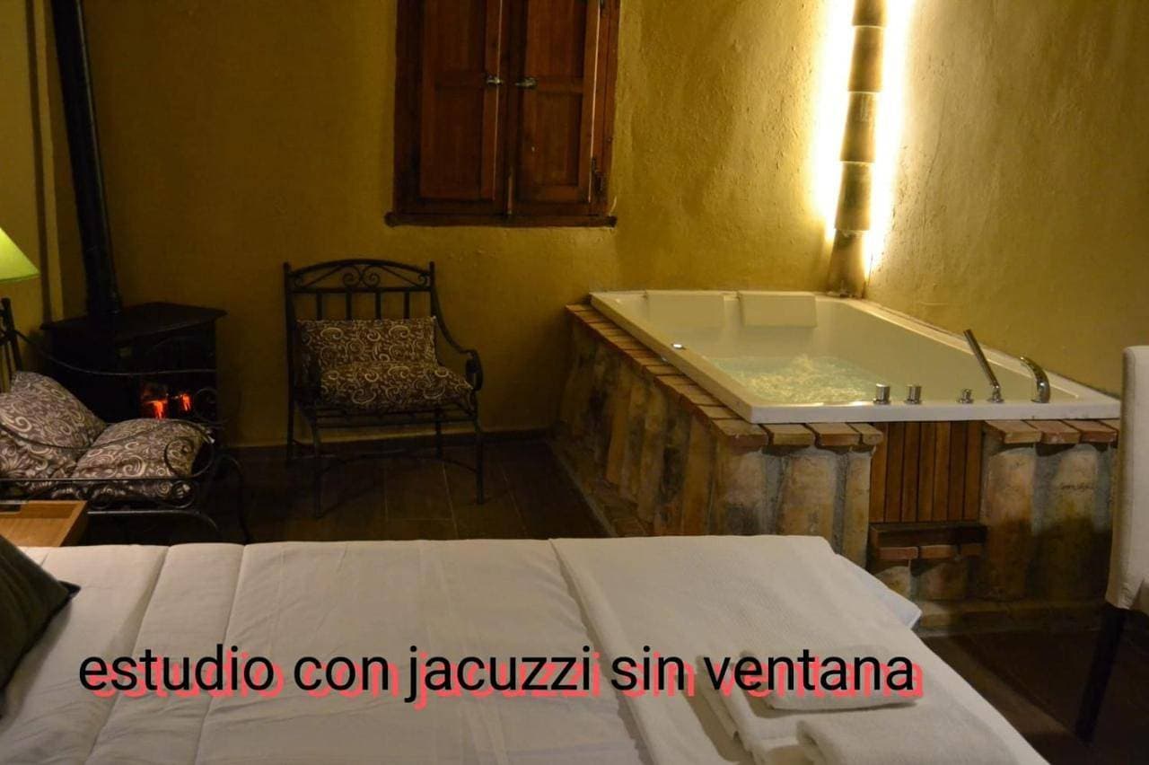 Foto 11 von 12: Studio with Spa Bath