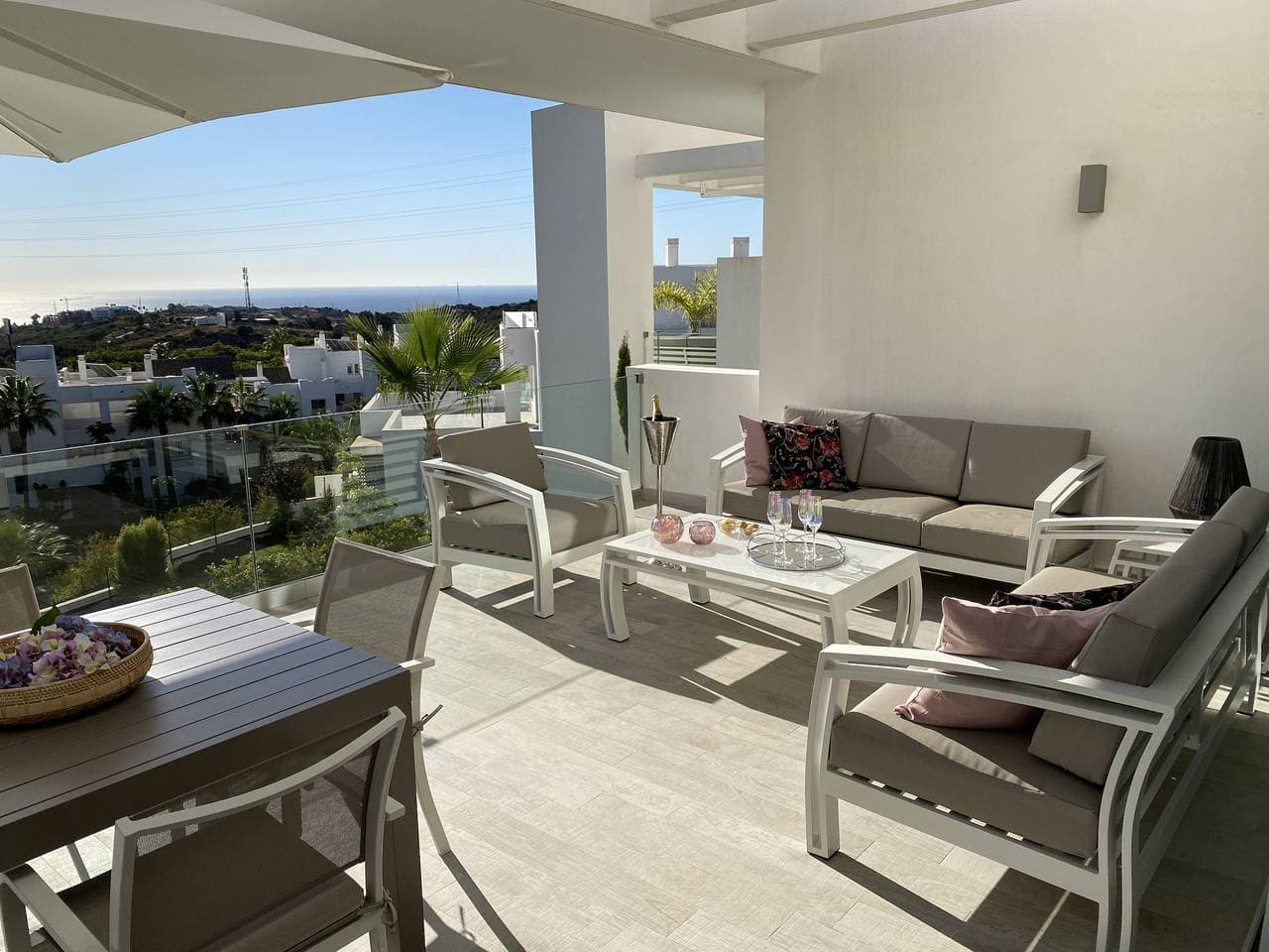 Foto 4 von 52: Stylish 3-Bed Apartment | Alcazaba Lagoon