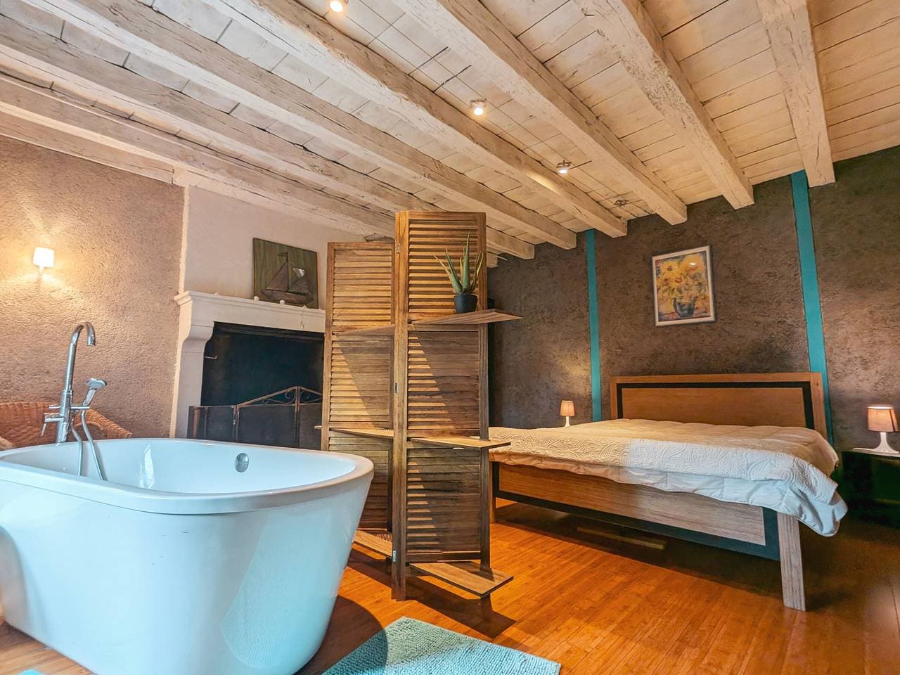 Foto 3 von 33: Gemütliches Ferienhaus mit Sauna, Pool und grünem Außenbereich in der Creuse-Talmark