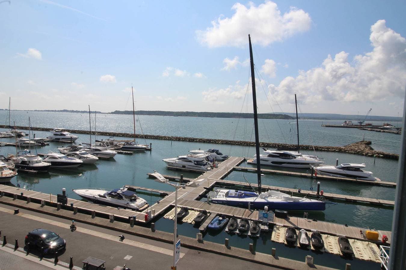 Foto 12 von 21: Les Bateaux - Views of Poole Quay from Balcony
