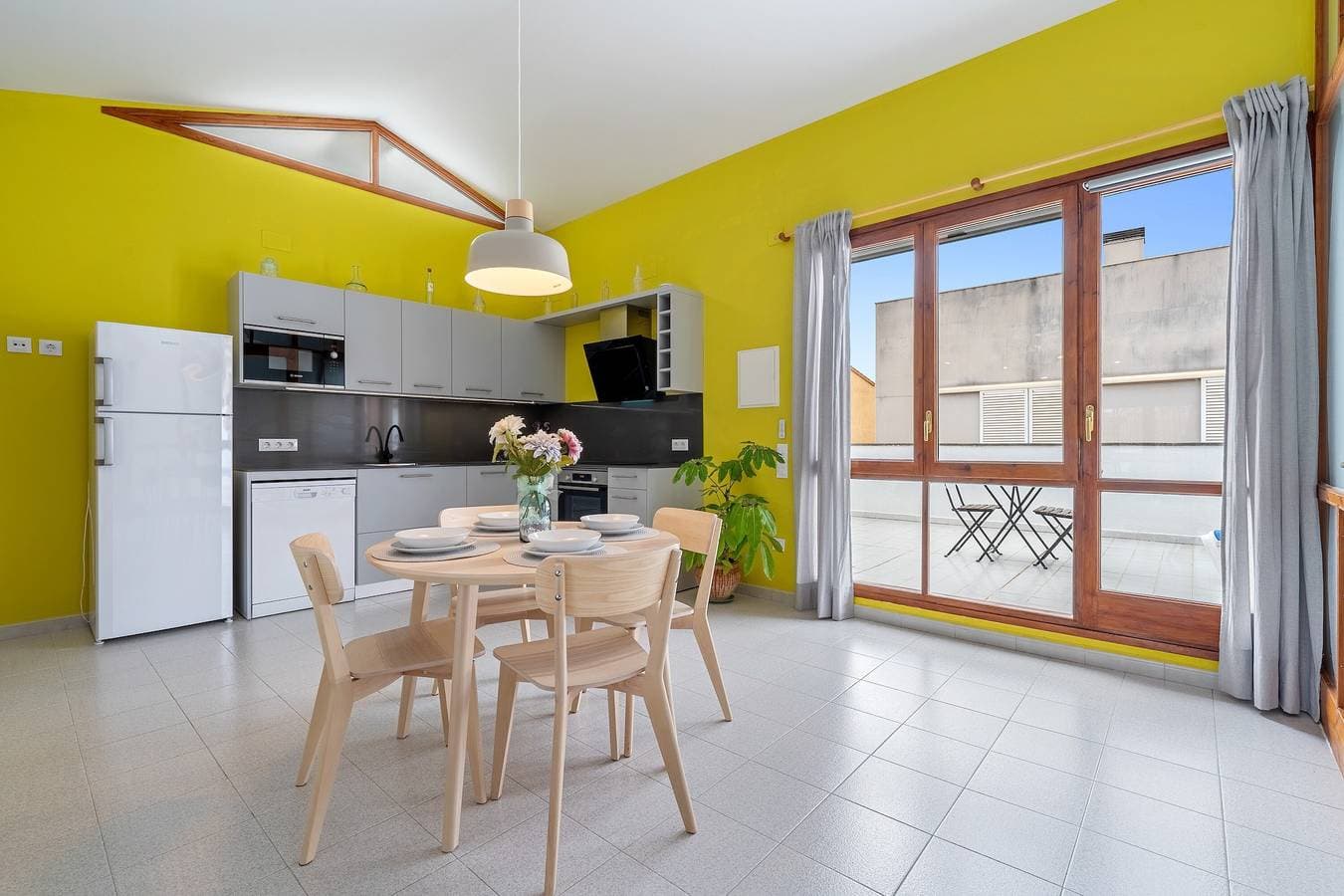 Foto 4 von 33: Apartment 'Loft El Til-ler' mit privater Terrasse und WLAN