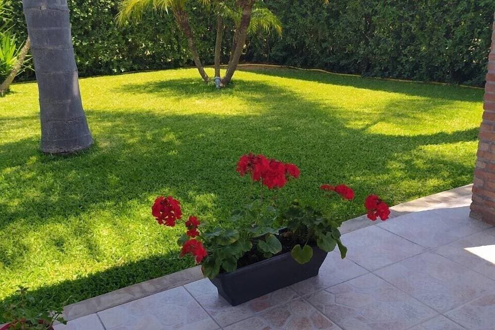 Foto 2 von 30: Frei stehende Villa mit Pool, nur wenige Schritte vom Meer von Avola und Lido di Noto.