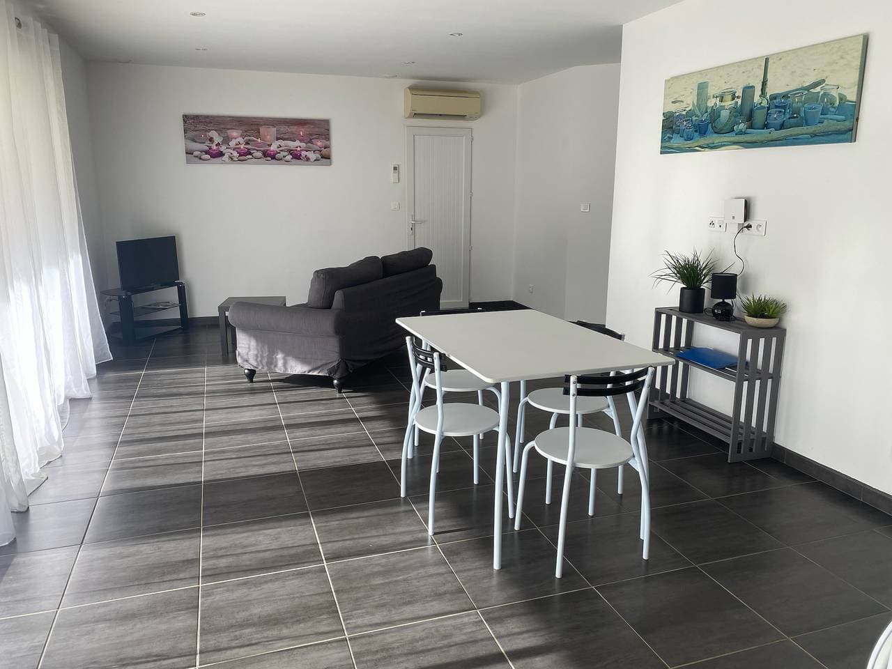 Foto 2 von 5: Ferienwohnung für 4 Personen mit Balkon