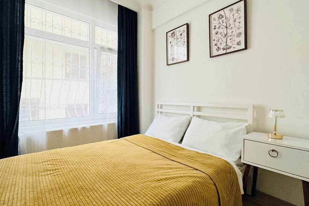 Foto 4 von 19: Bosphorus View Duplex in Central Istanbul  2Br  Sleeps 6