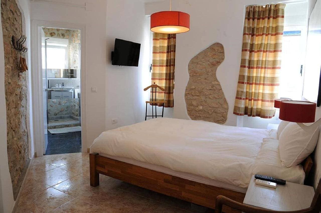 Foto 4 von 8: Twin Room with Private Bathroom